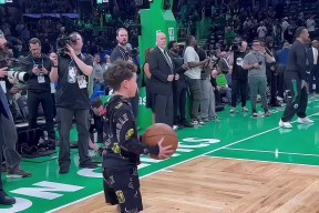 爱游戏欢迎页关于美国队带队取胜！，塔图姆重要时刻重返赛场引发球迷热议的信息