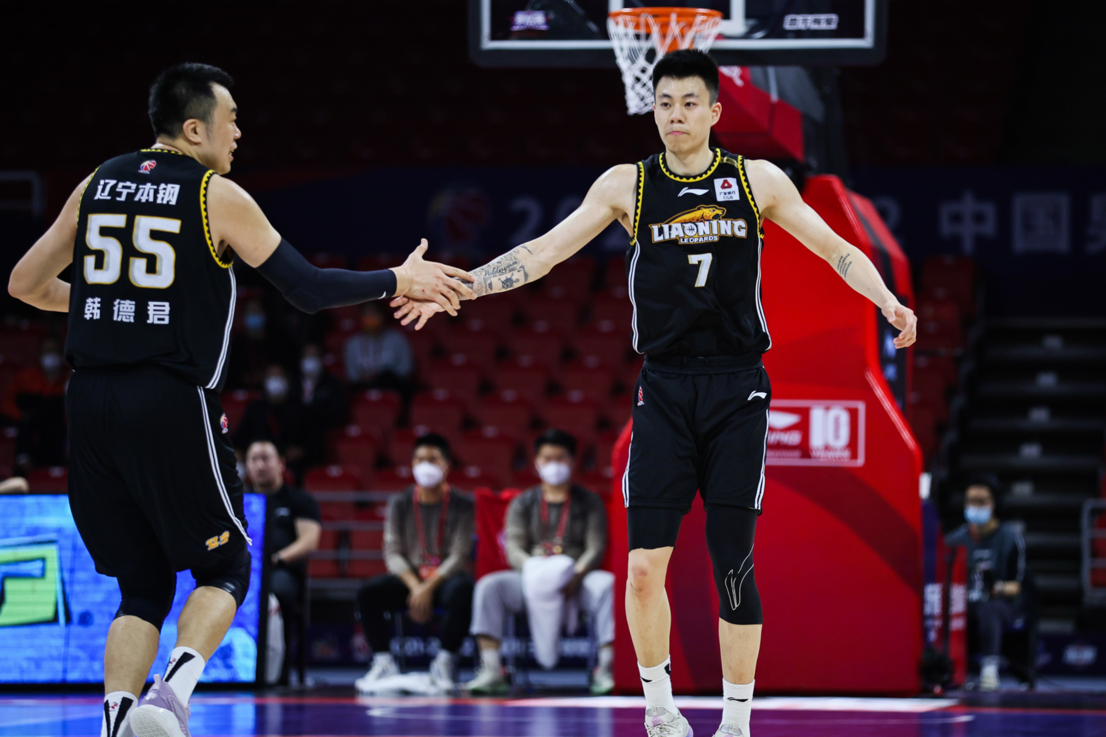 CBA常规赛赛后再迎强敌，达拉斯独行侠主帅复盘，主帅态度——悬念犹存，阵容厚度经受考验的简单介绍