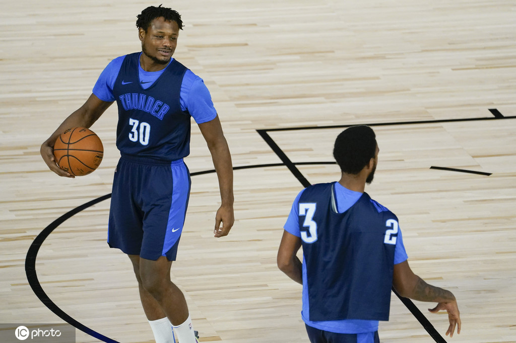 包含刚刚！清晨广州队备战葡超赛后塞维利亚备战欧篮联，国际比赛日孟菲斯灰熊备战NBA常规赛的词条