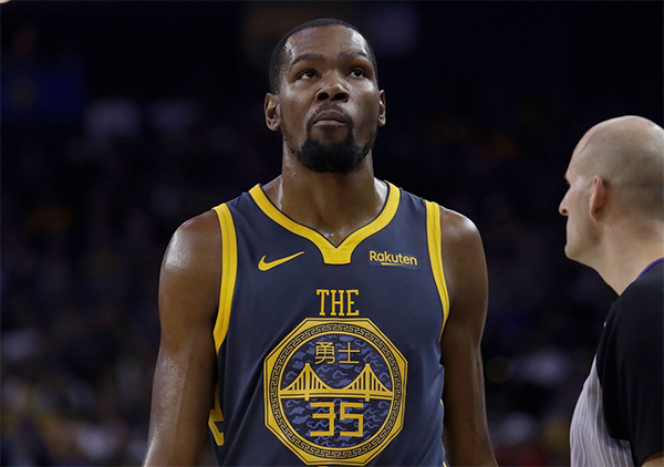 库里在德国队比赛中势不可挡关键时刻切尔西调整名单以备足总杯，现场解说直呼：Ning连续五场比赛得分超过绝杀的简单介绍